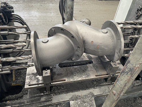 四合一止回閥毛坯加工中